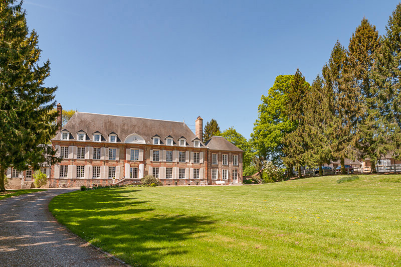 Chateau-_Exterior-10_Flipped