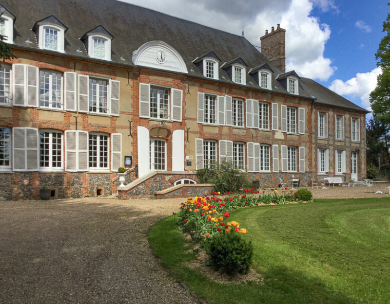 Chateau-_Exterior-5_Flipped